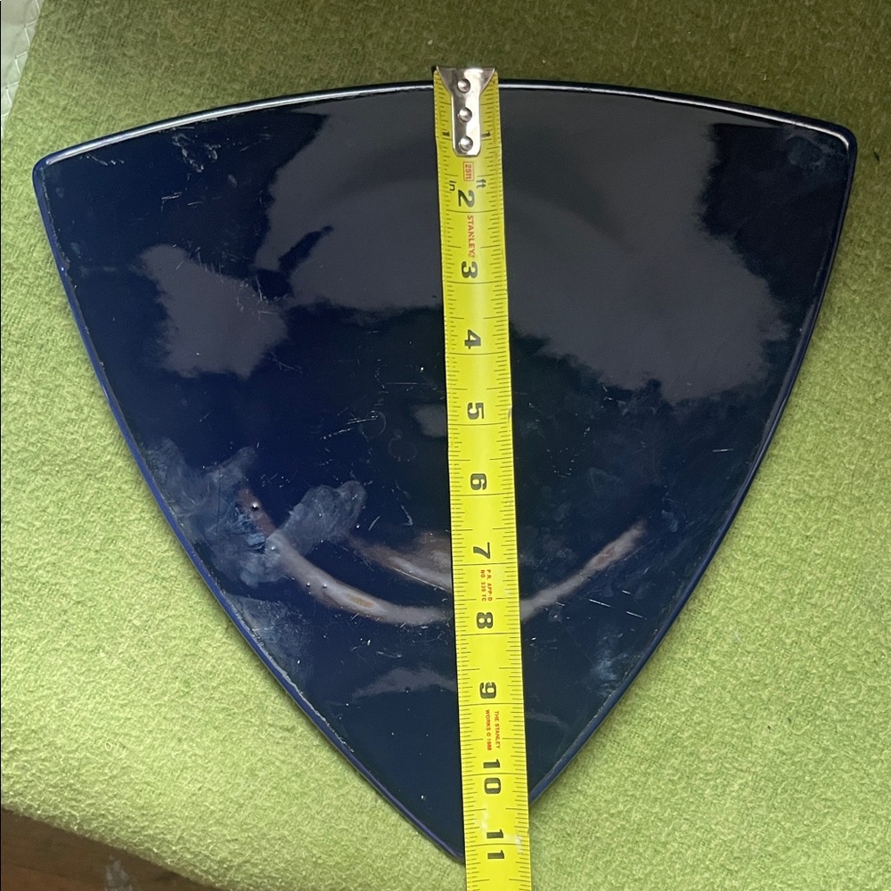 Triangular Dark Blue Plate - Picture 4 of 8